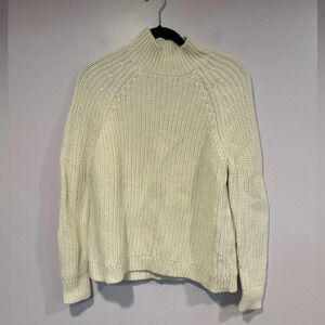 White knit open‎ back sweater